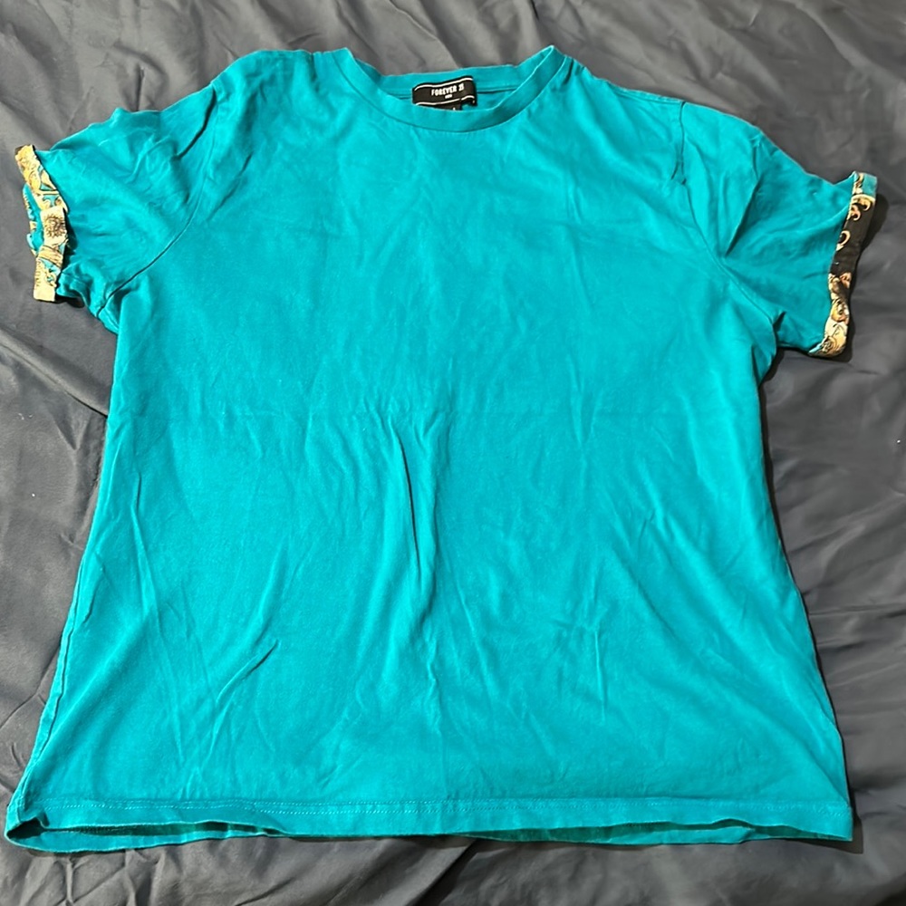Mens large short sleeve t shirt rolled sleeve with baroque print on them